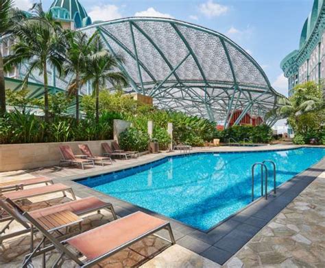 resorts world sentosa hotel michael.